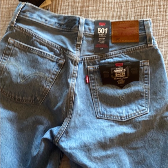 Levi’s mid length shorts - Picture 2 of 5